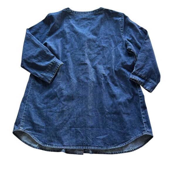 Womens Shirt Medium Blue Denim Lightweight Button Front VNeck Western Rustic - Picture 4 of 7